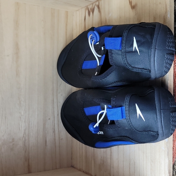 Speedo Mens Black and Blue Water Shoes - Picture 6 of 9